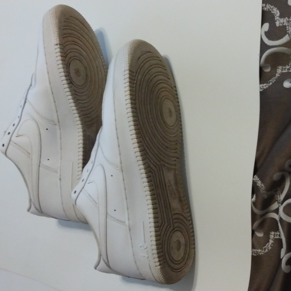Nike - Picture 3 of 4